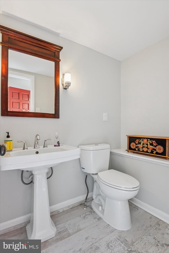 705 Westtown Cir Unit 705, West Chester, PA 19382 - bathroom with toilet and baseboards