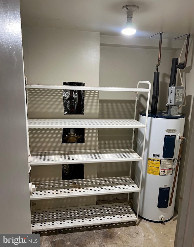 140 Joyceton Ter, Upper Marlboro, MD 20774 - utility room with electric water heater