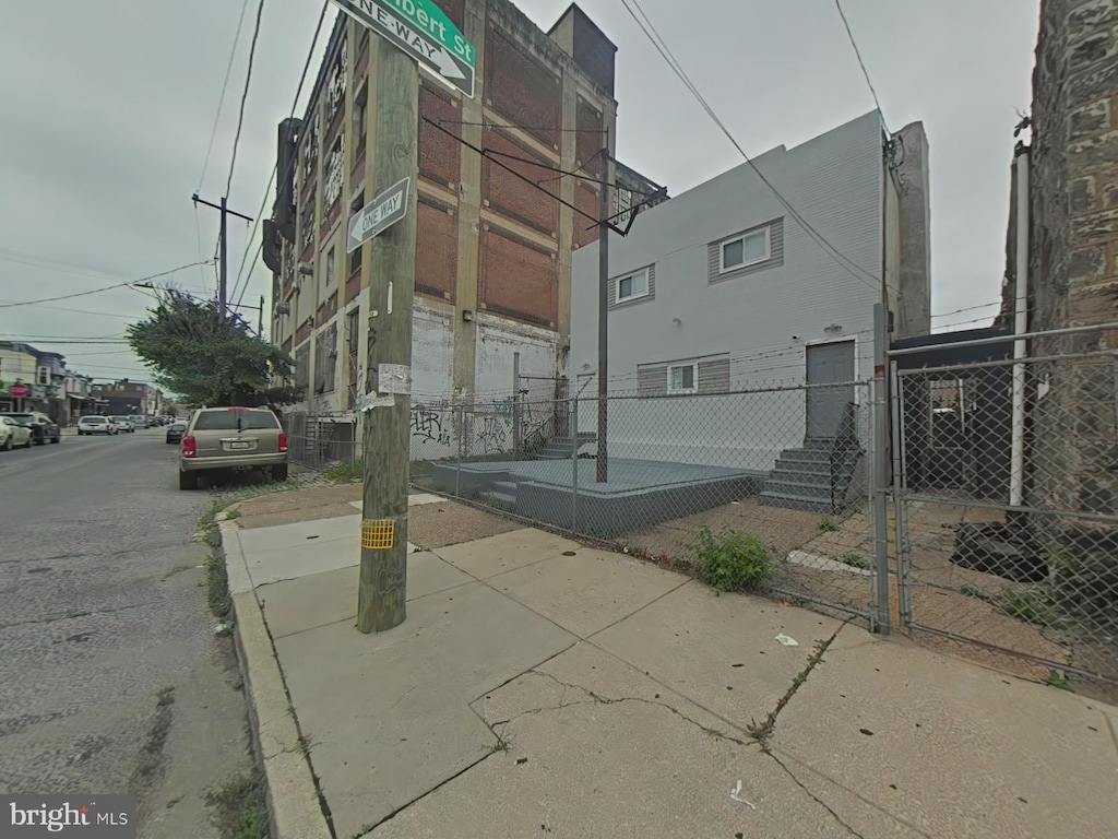 2045 W Toronto St, Philadelphia, PA 19132 - view of property