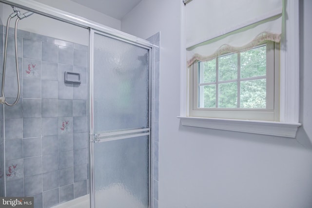 9708 S Park Cir, Fairfax Station, VA 22039 - full bath with a tile shower