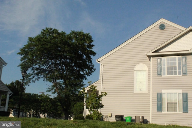 16332 Brooktrail Ct, Upper Marlboro, MD 20772 - view of home's exterior featuring a central AC unit