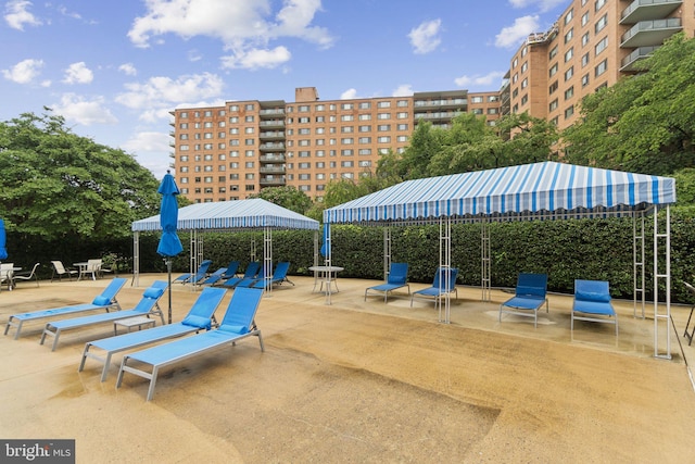 4201 Cathedral Ave NW Unit 122E, Washington, DC 20016 - view of community featuring a patio
