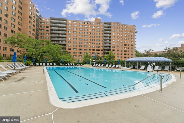 4201 Cathedral Ave NW Unit 122E, Washington, DC 20016 - view of community pool