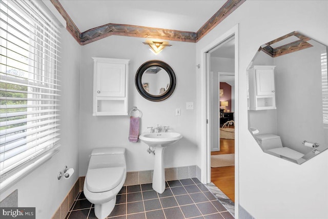 1752 Lark Ln, Cherry Hill, NJ 08003 - bathroom featuring lofted ceiling and tile patterned flooring