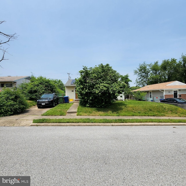 5508 Mayview Ave, Baltimore, MD 21206 - view of front of home featuring driveway