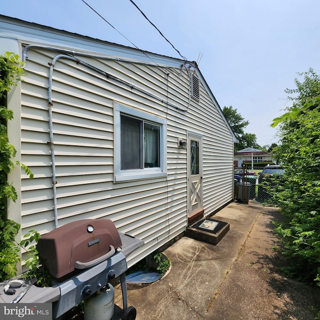 5508 Mayview Ave, Baltimore, MD 21206 - view of side of home with entry steps