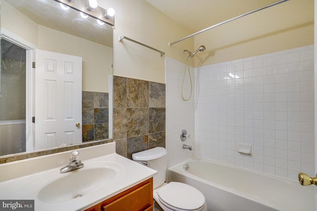 6187 Les Dorson Ln, Alexandria, VA 22315 - full bath featuring tile walls, vanity, and shower / bathtub combination