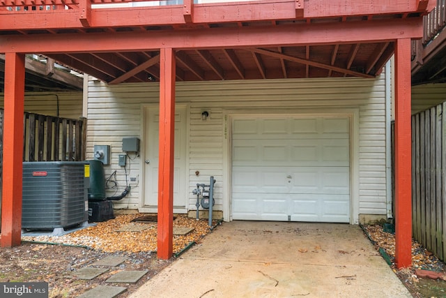 6187 Les Dorson Ln, Alexandria, VA 22315 - garage featuring driveway