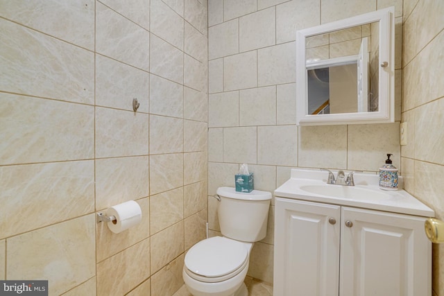 6187 Les Dorson Ln, Alexandria, VA 22315 - half bathroom with tile walls and vanity