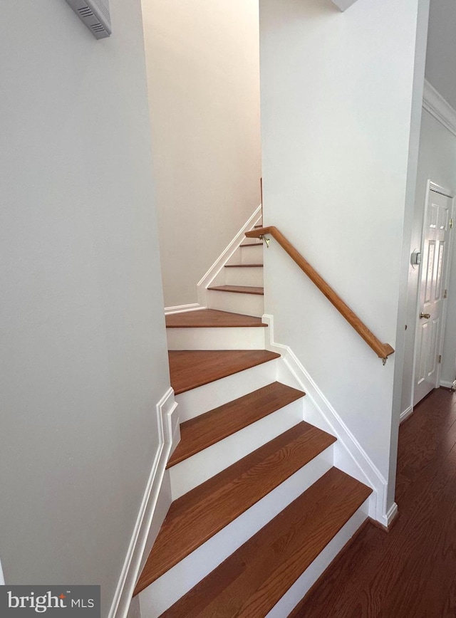 20 Harbour Heights Dr Unit 20, Annapolis, MD 21401 - staircase featuring wood finished floors and baseboards