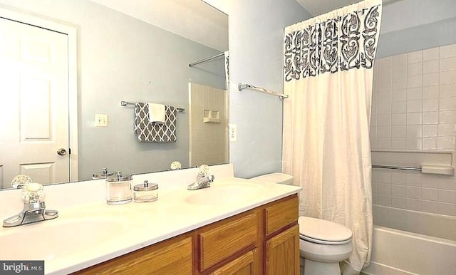 20 Harbour Heights Dr Unit 20, Annapolis, MD 21401 - full bath with double vanity and shower / tub combo with curtain