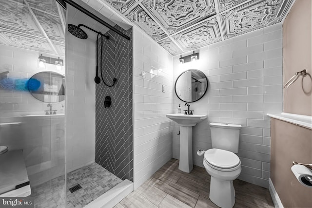 202 Cranford Rd, Cherry Hill, NJ 08003 - full bath featuring a stall shower and toilet