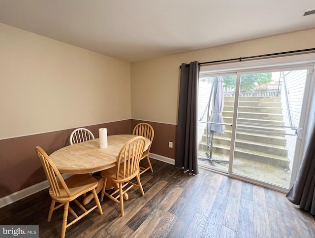 16331 Eagle Flight Cir, Woodbridge, VA 22191 - dining room with wood finished floors and baseboards