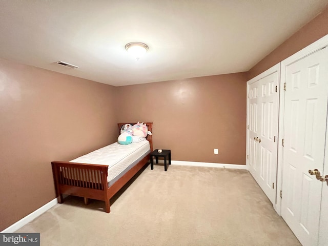 16331 Eagle Flight Cir, Woodbridge, VA 22191 - bedroom with light carpet