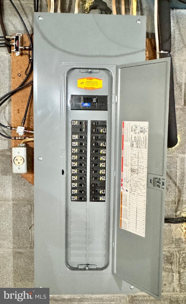 13709 Fir Tree Ln, Cresaptown, MD 21502 - utilities featuring electric panel