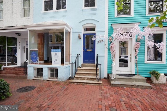 3238 P St NW, Washington, DC 20007 - property entrance