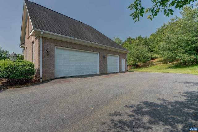 455 Foxdale Ln, Charlottesville, VA 22903 - garage with driveway