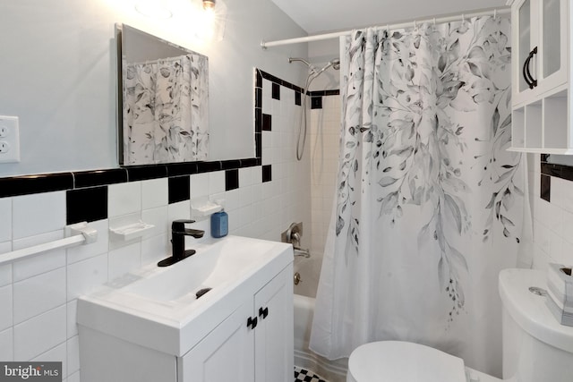 509 Baynard Blvd, Wilmington, DE 19803 - full bathroom featuring tile walls, vanity, and shower / tub combo with curtain