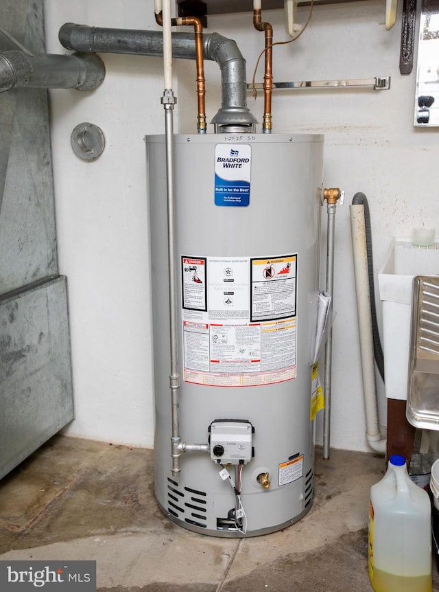 4239 Elbridge St, Philadelphia, PA 19135 - utilities featuring water heater
