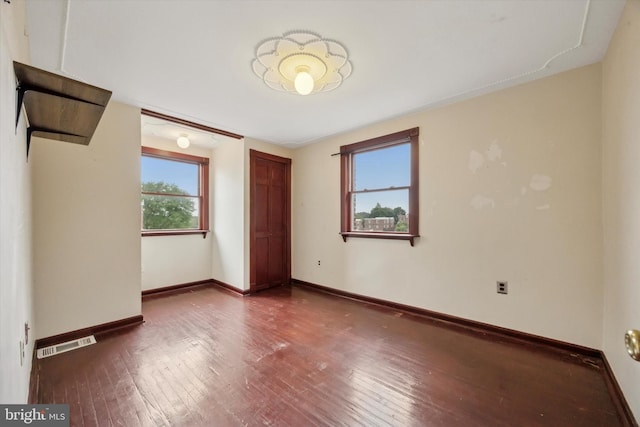 547 Overlook, Philadelphia, PA 19128 - empty room featuring hardwood / wood-style flooring and baseboards
