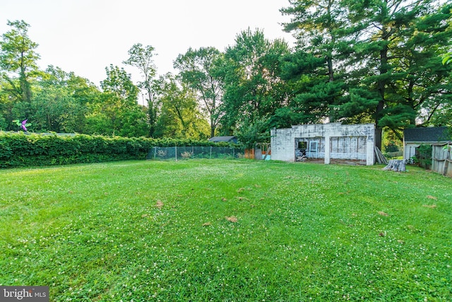 6 Carroll Rd, Catonsville, MD 21228 - view of yard with an outbuilding