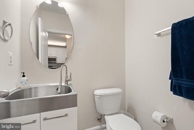 19278 Harlow Sq, Leesburg, VA 20176 - bathroom with toilet and vanity