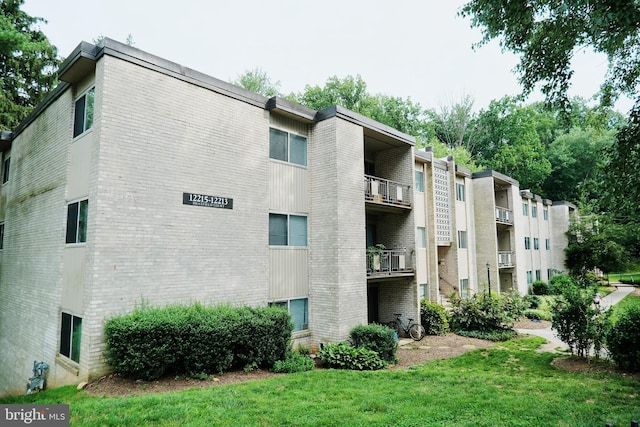 12213 Braxfield Ct Unit 15, Rockville, MD 20852 - view of apartment building / complex