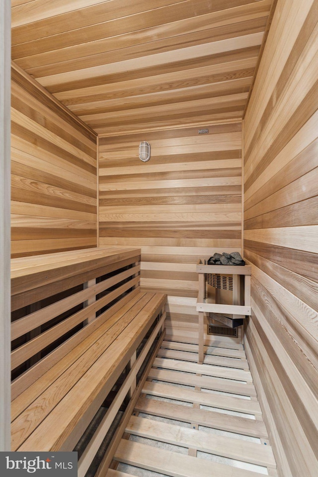 18416 Mill Run Ct, Leesburg, VA 20176 - relaxing sauna / steam room with wooden ceiling and wood walls