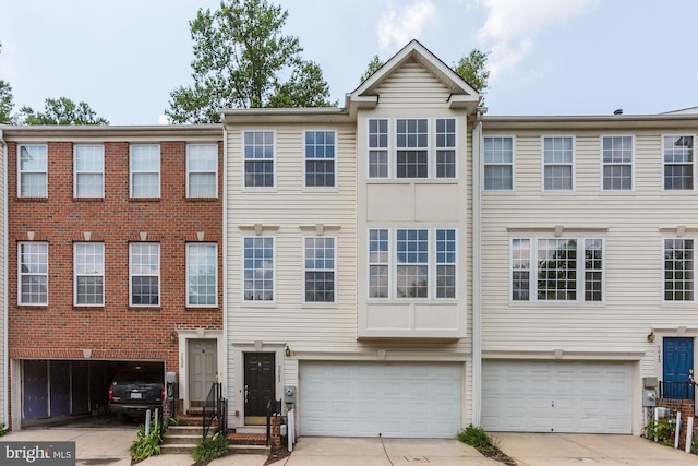 7041 Water Oak Rd Unit 42, Elkridge, MD 21075 - multi unit property with driveway and a garage