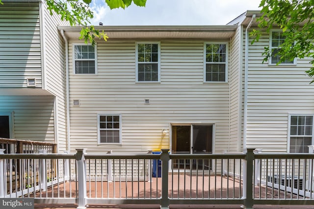 7041 Water Oak Rd Unit 42, Elkridge, MD 21075 - rear view of house with a wooden deck