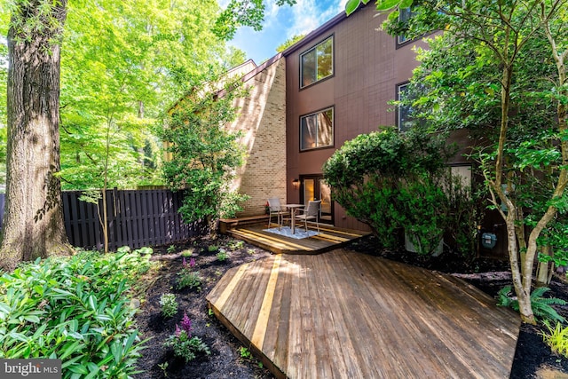 10909 Knights Bridge Ct, Reston, VA 20190 - view of wooden terrace