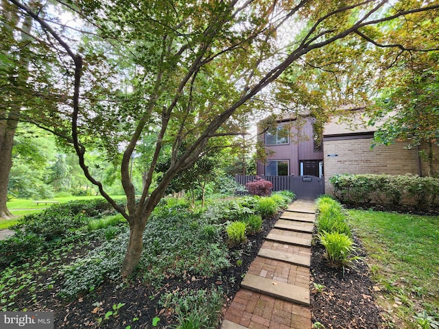 10909 Knights Bridge Ct, Reston, VA 20190 - view of yard