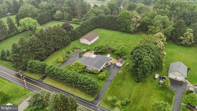 352 Concord Rd, Glen Mills, PA 19342 - drone / aerial view