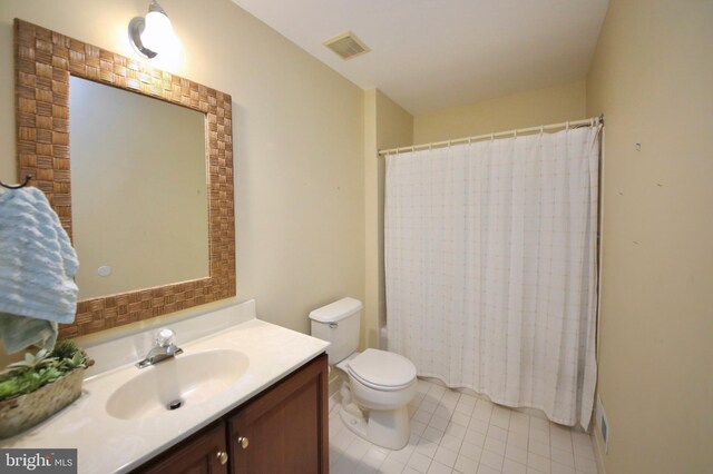 43 Glenview Way E, Gibbsboro, NJ 08026 - bathroom featuring vanity, tile patterned flooring, and a shower with curtain