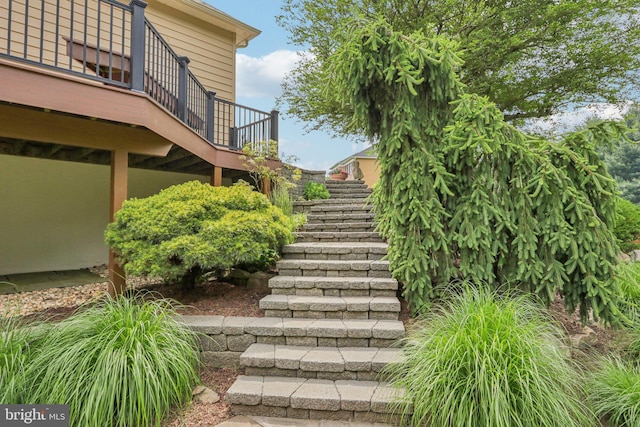 660 Casey Ln, West Chester, PA 19382 - view of stairway