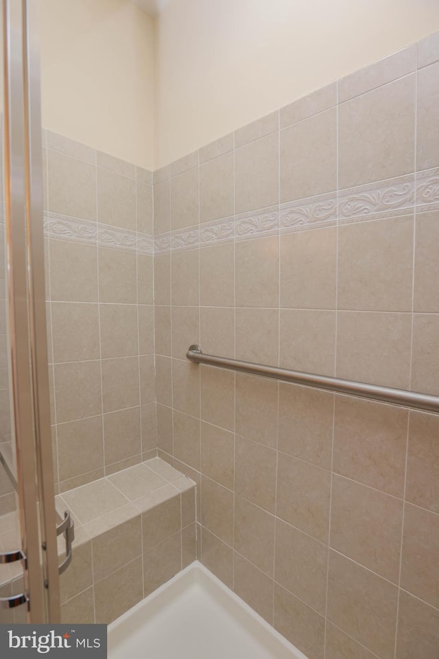 8804 Shining Oceans Way Unit 53, Columbia, MD 21045 - bathroom featuring tiled shower