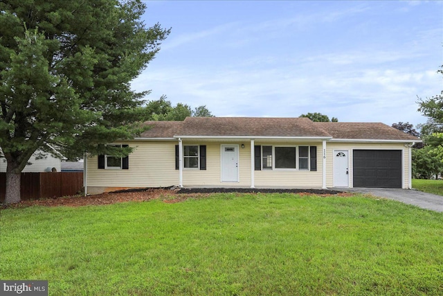 116 Somerset Dr, Stephens City, VA 22655 - single story home featuring an attached garage and asphalt driveway