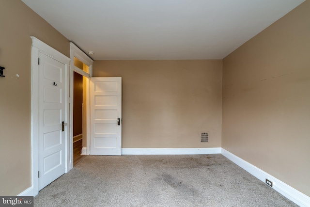 589 N Plum St, Lancaster, PA 17602 - empty room with carpet flooring and baseboards