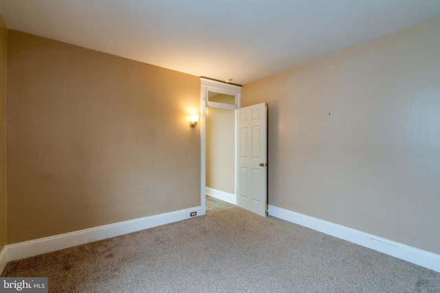 589 N Plum St, Lancaster, PA 17602 - unfurnished room featuring carpet and baseboards