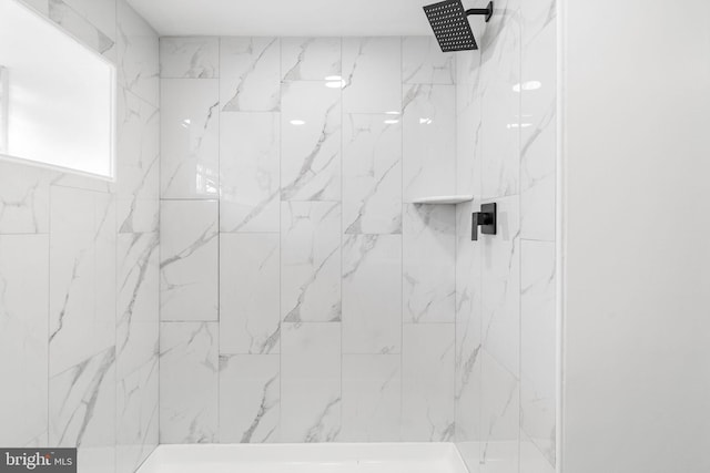 913 E Sanger St, Philadelphia, PA 19124 - bathroom with a tile shower