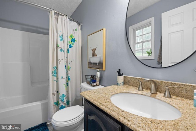 214 Salt Lick Rd, Front Royal, VA 22630 - full bath featuring vanity, shower / bath combo, and a textured ceiling