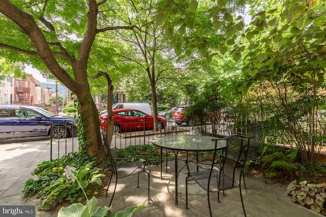 1811 19th St NW Unit 2, Washington, DC 20009 - view of patio