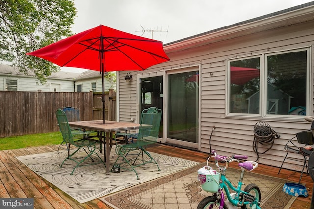 100 Garrett Rd, Glen Burnie, MD 21060 - deck featuring outdoor dining area