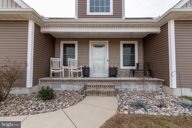 5 N Edinburgh Ct, Houston, DE 19954 - property entrance with covered porch