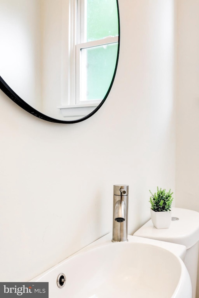 406 Christian Ln, Wallingford, PA 19086 - bathroom with toilet