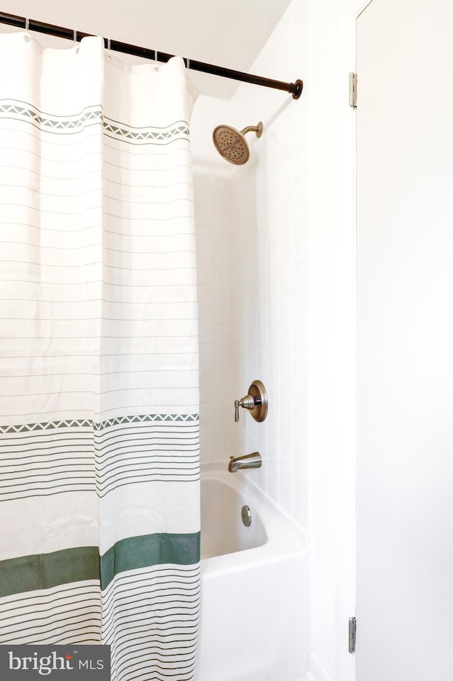 406 Christian Ln, Wallingford, PA 19086 - bathroom featuring shower / bath combo