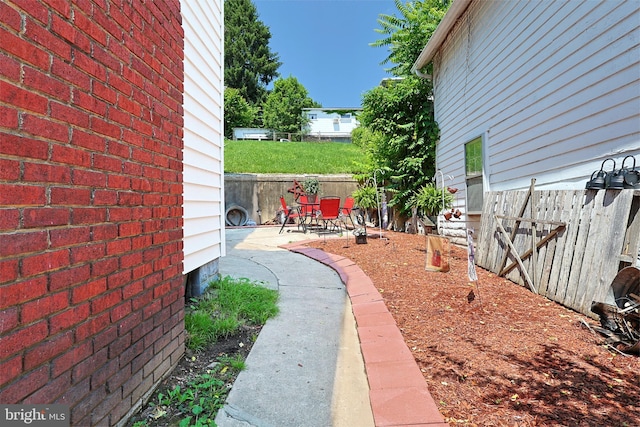439 Columbia St, Cumberland, MD 21502 - view of yard with a patio area