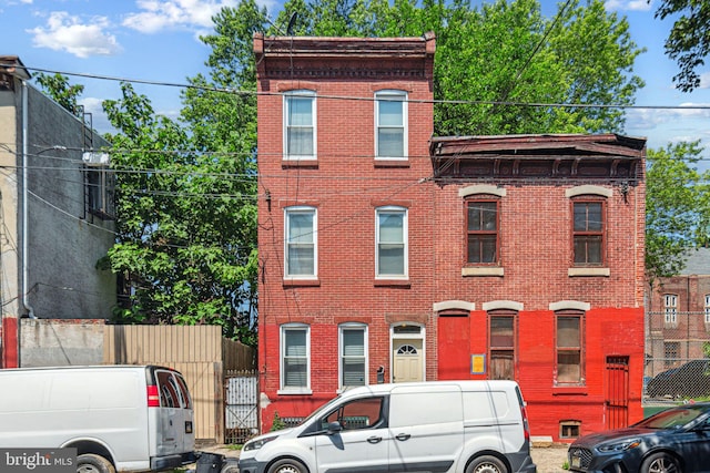 2006 N Mascher St, Philadelphia, PA 19122 - view of front facade with brick siding