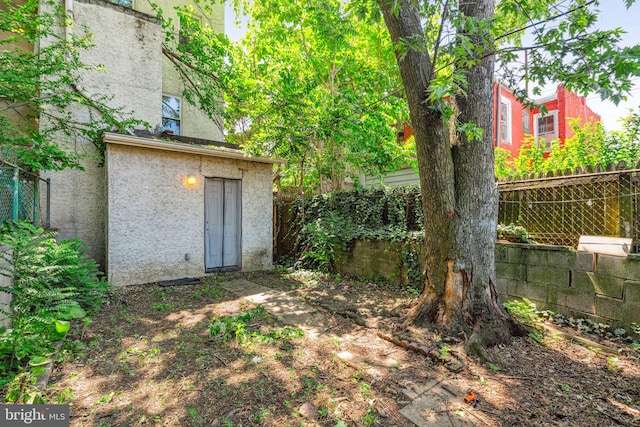 2006 N Mascher St, Philadelphia, PA 19122 - view of fenced backyard