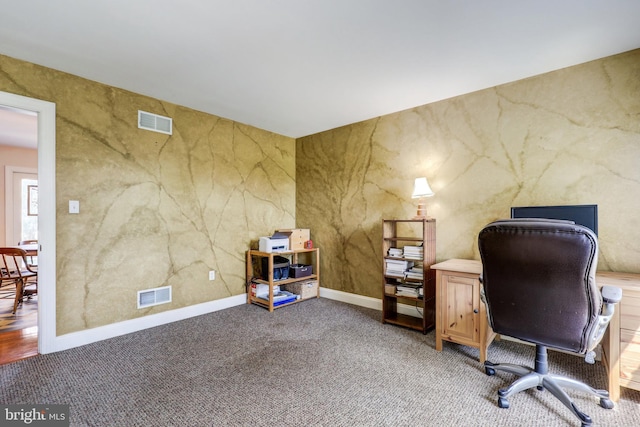 2912 Weaver Rd, Lancaster, PA 17601 - home office with carpet flooring and baseboards